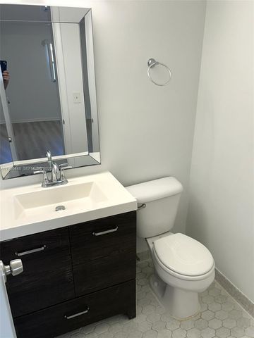 11905 NE 2nd Avenue C402, North Miami, FL 33161