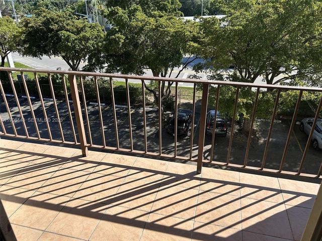 11905 NE 2nd Avenue C402, North Miami, FL 33161