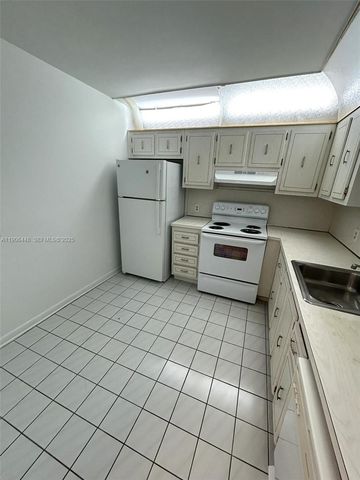 11905 NE 2nd Avenue C402, North Miami, FL 33161