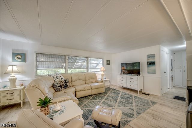 5510 Back Bay BEND, North Fort Myers, FL 33917