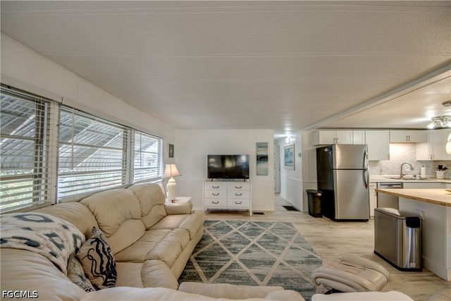 5510 Back Bay BEND, North Fort Myers, FL 33917