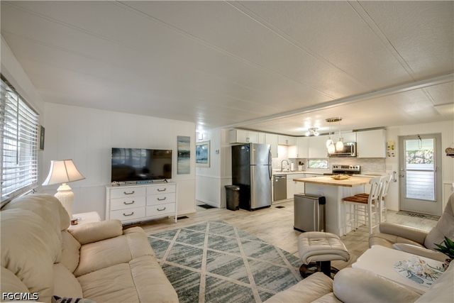 5510 Back Bay BEND, North Fort Myers, FL 33917