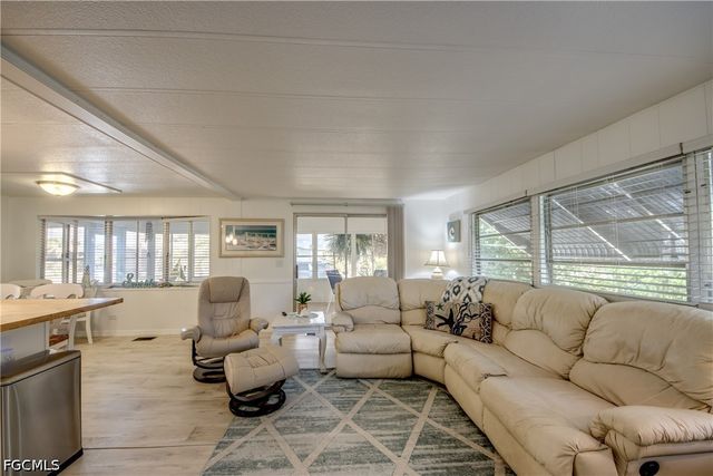 5510 Back Bay BEND, North Fort Myers, FL 33917