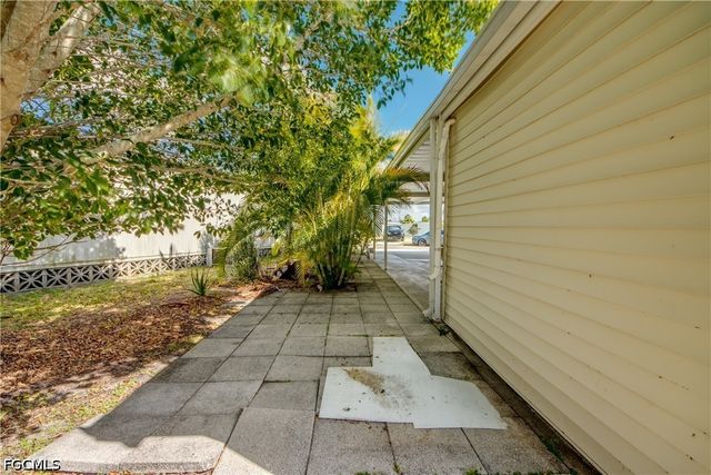 5510 Back Bay BEND, North Fort Myers, FL 33917