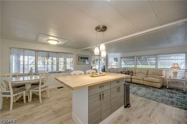 5510 Back Bay BEND, North Fort Myers, FL 33917