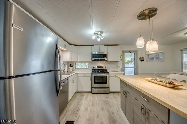 5510 Back Bay BEND, North Fort Myers, FL 33917