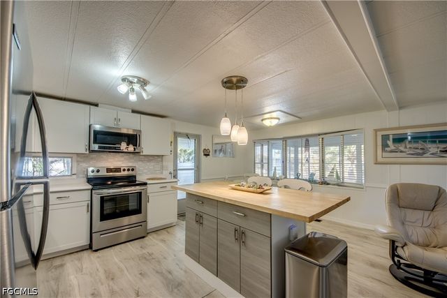 5510 Back Bay BEND, North Fort Myers, FL 33917