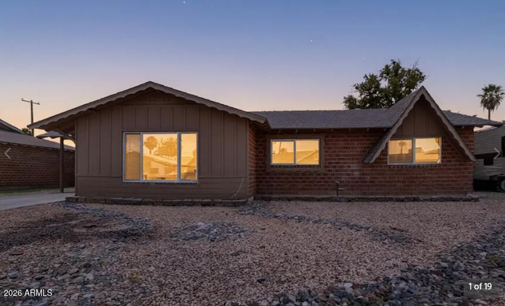 3520 W LAWRENCE Road, Phoenix, AZ 85019