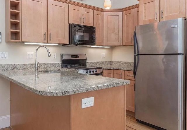 263 Newbury 2, Boston, MA 02116