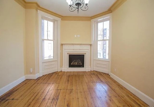263 Newbury 2, Boston, MA 02116