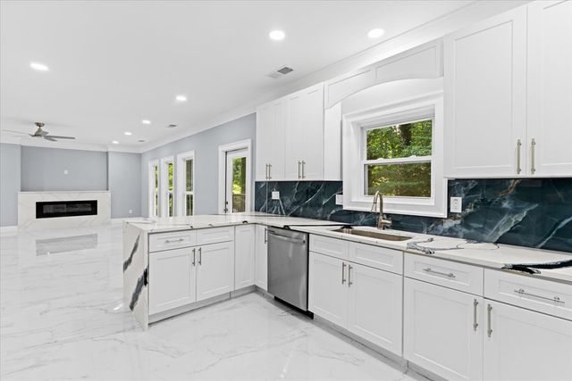 2673 Royal Oak Court, Acworth, GA 30102