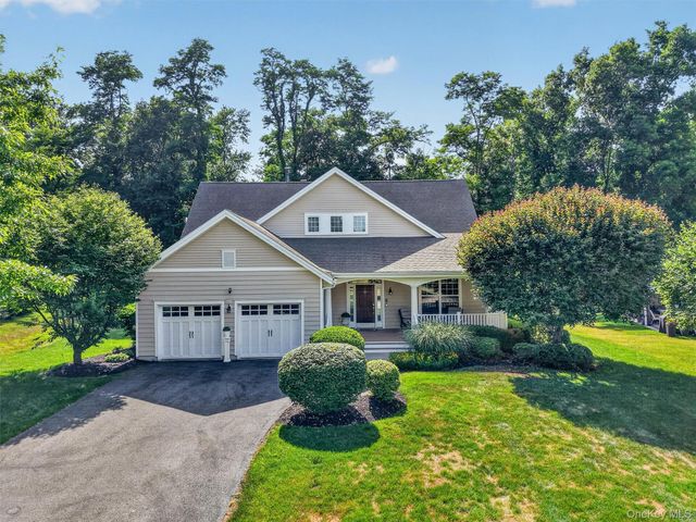 18 Sassafras Circle, Hopewell Junction, NY 12533