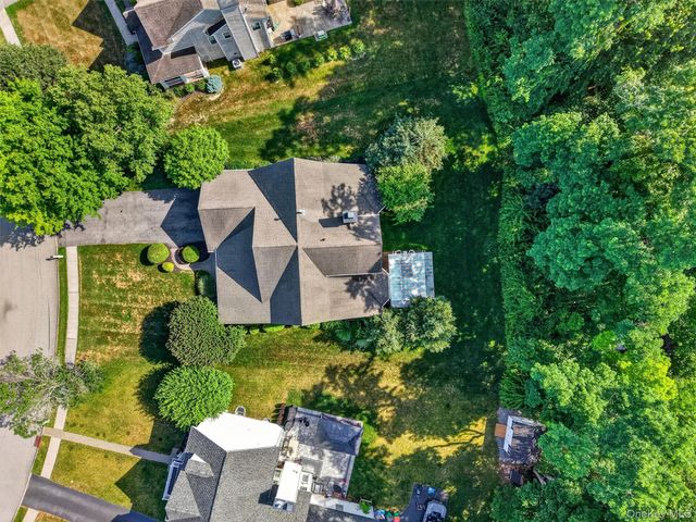 18 Sassafras Circle, Hopewell Junction, NY 12533