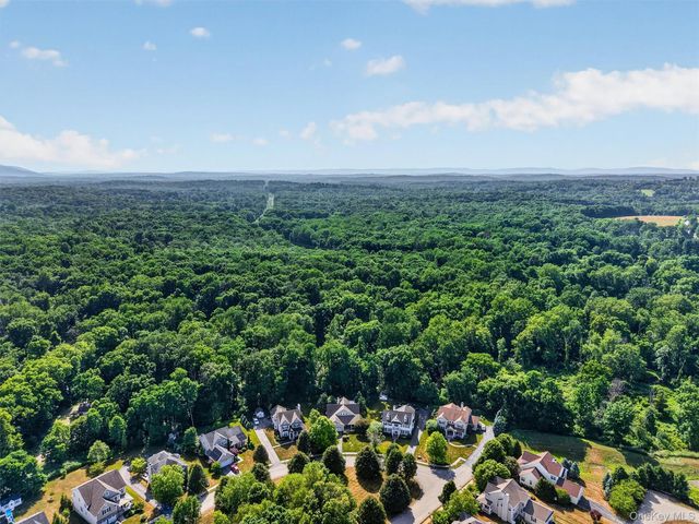 18 Sassafras Circle, Hopewell Junction, NY 12533