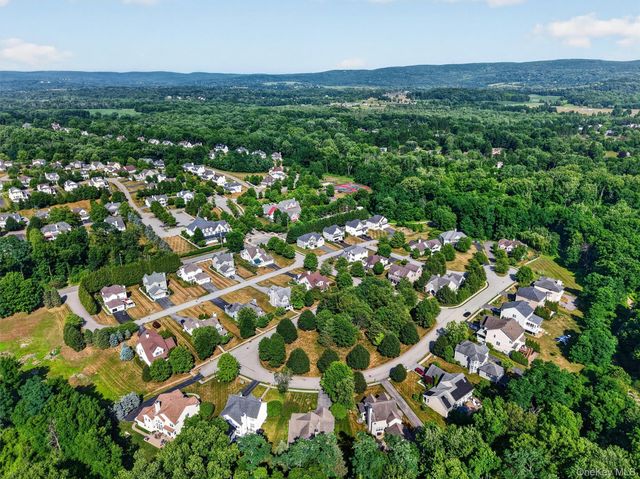18 Sassafras Circle, Hopewell Junction, NY 12533
