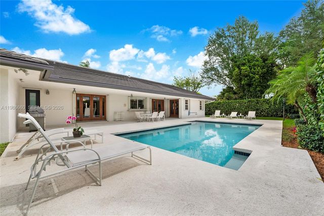 10422 SW 121st St, Miami, FL 33176