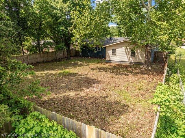 1208 N 26th Street, Van Buren, AR 72956