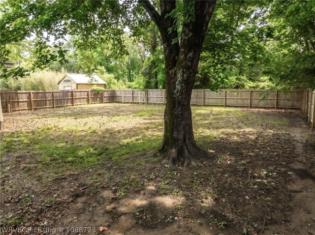 1208 N 26th Street, Van Buren, AR 72956