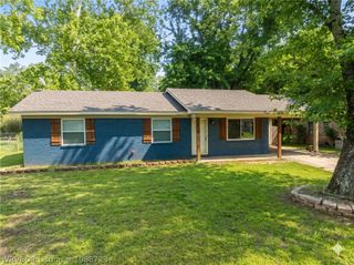 1208 N 26th Street, Van Buren, AR 72956