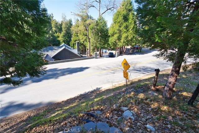 29083 Hook Creek, Cedar Glen, CA 92321