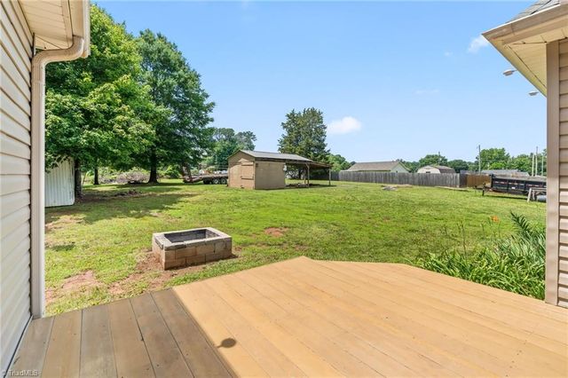 1512 Hampton Street, Lexington, NC 27295