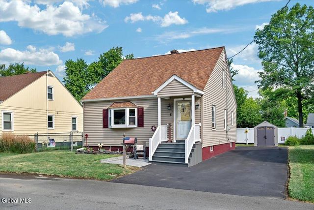 8 Lakeview Avenue, East Greenbush, NY 12144