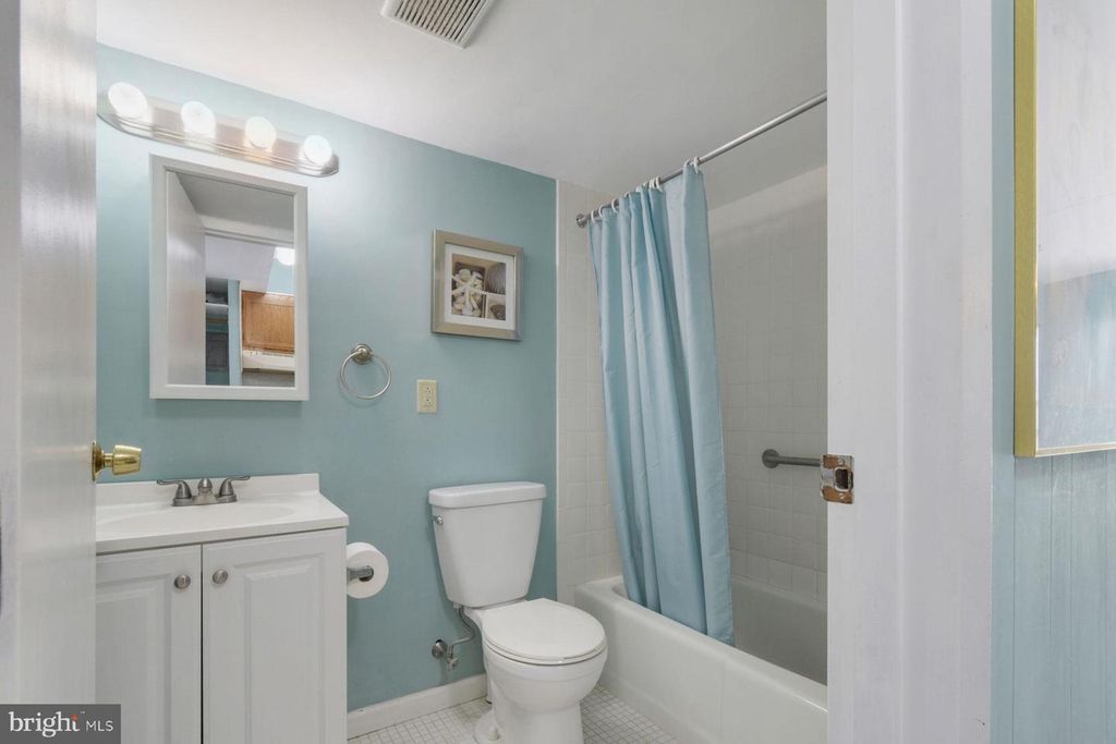 11 62ND ST #205, Ocean City, MD 21842