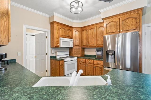 4120 Park ST, Hayes, VA 23072