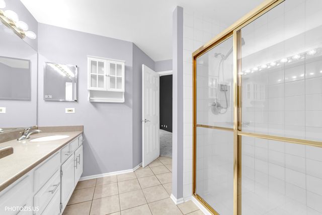 30W111 Fairfax Court 30w111, Warrenville, IL 60555