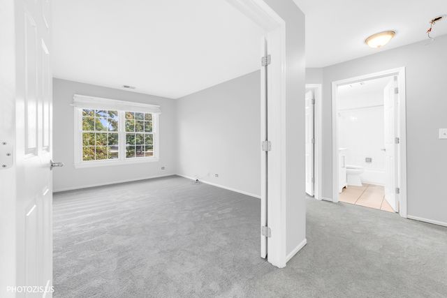 30W111 Fairfax Court 30w111, Warrenville, IL 60555