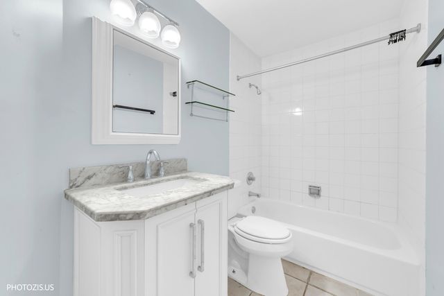 30W111 Fairfax Court 30w111, Warrenville, IL 60555