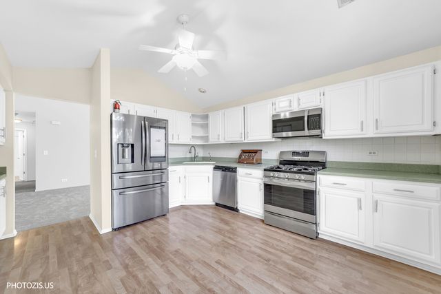30W111 Fairfax Court 30w111, Warrenville, IL 60555