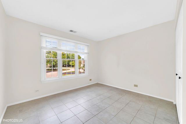 30W111 Fairfax Court 30w111, Warrenville, IL 60555