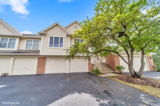 30W111 Fairfax Court 30w111, Warrenville, IL 60555