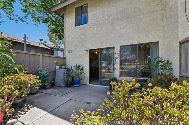 956 S Downey Place, Anaheim, CA 92804