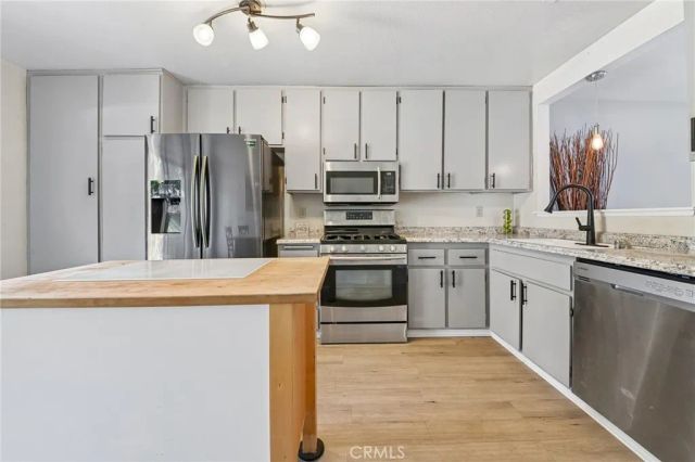 956 S Downey Place, Anaheim, CA 92804