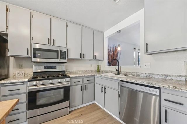 956 S Downey Place, Anaheim, CA 92804