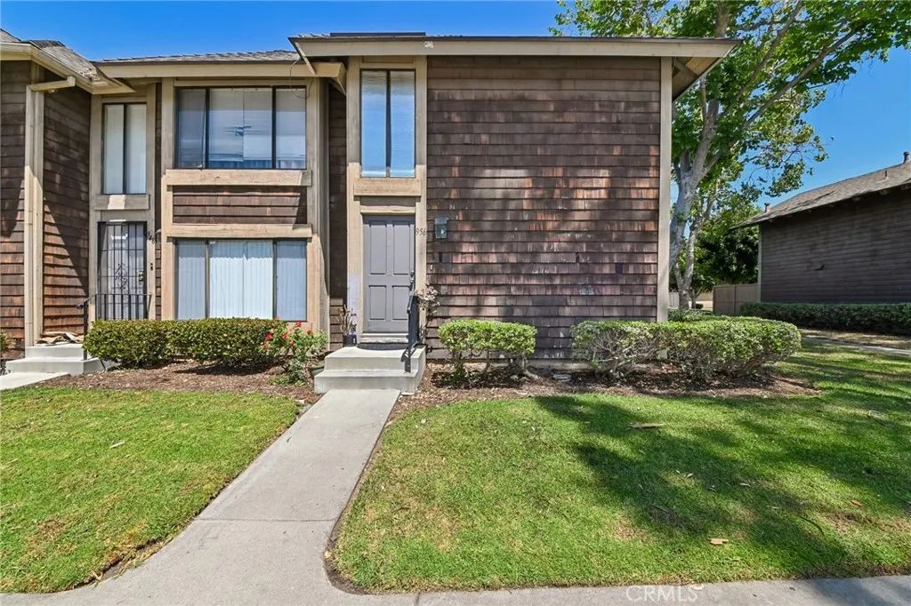 956 S Downey Place, Anaheim, CA 92804