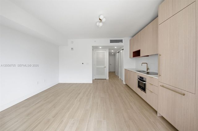 90 NE 32nd ST 414, Miami, FL 33137