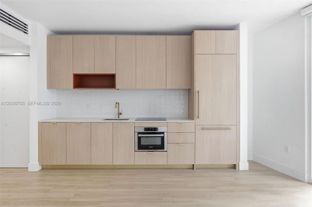 90 NE 32nd ST 414, Miami, FL 33137
