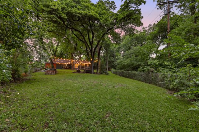 2320 Chart Drive, Dallas, TX 75228