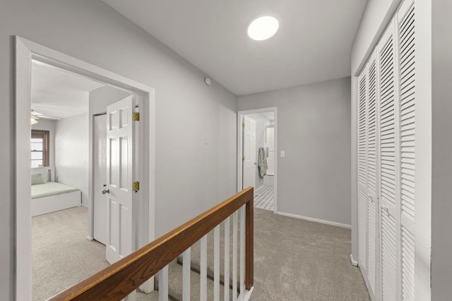 2240 Mecan Drive, Naperville, IL 60564