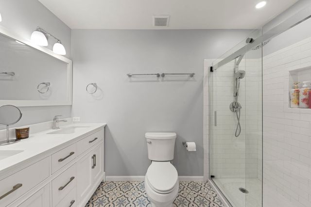 2240 Mecan Drive, Naperville, IL 60564