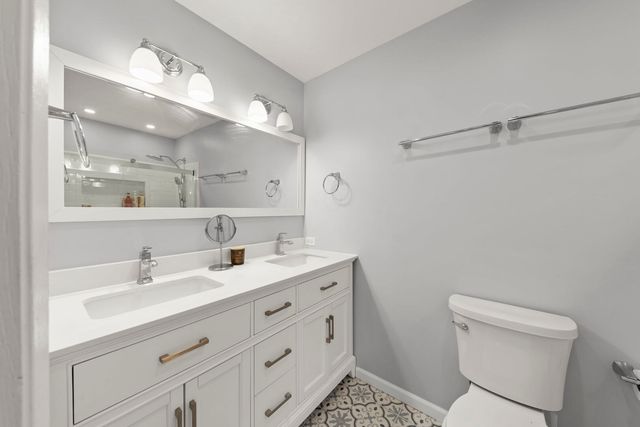 2240 Mecan Drive, Naperville, IL 60564