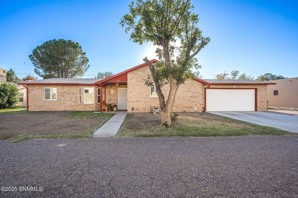 1030 Crossley Lane, Las Cruces, NM 88005