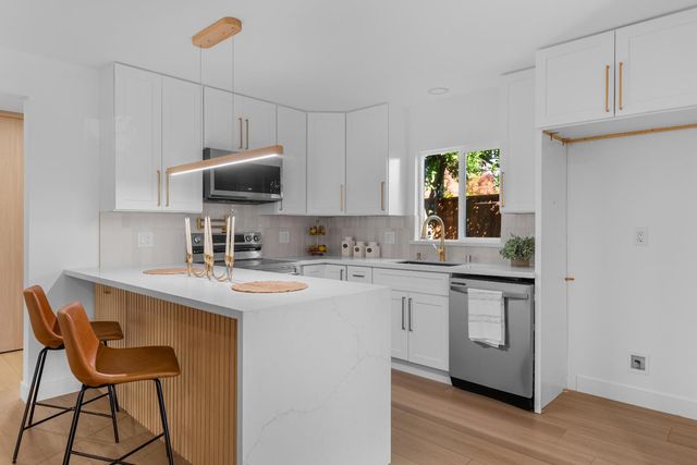 8895 Dixon Oaks Ln, Orangevale, CA 95662