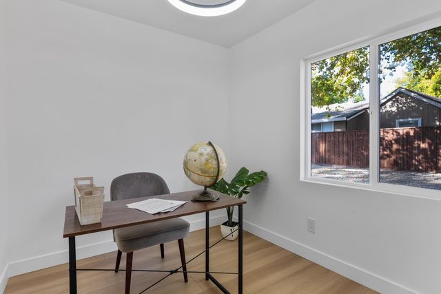 8895 Dixon Oaks Ln, Orangevale, CA 95662