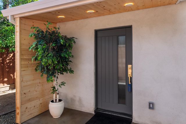 8895 Dixon Oaks Ln, Orangevale, CA 95662