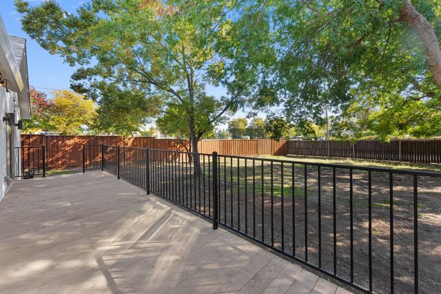 8895 Dixon Oaks Ln, Orangevale, CA 95662