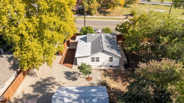 8895 Dixon Oaks Ln, Orangevale, CA 95662